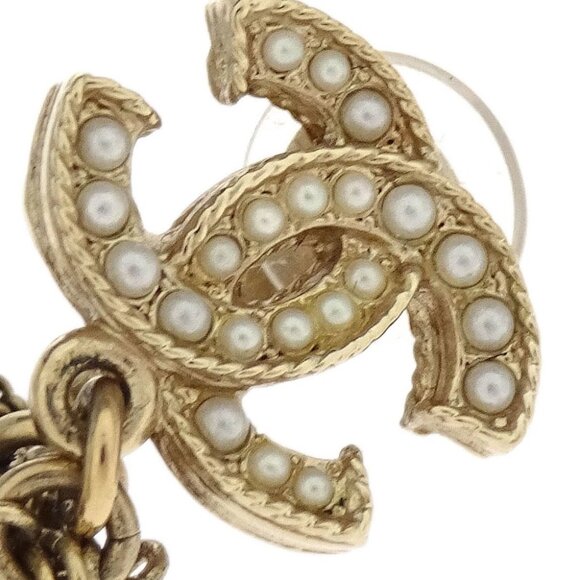 Chanel Artificial Pearl Dangle CC Earrings Clip-On Gold A - Picture 3 of 4